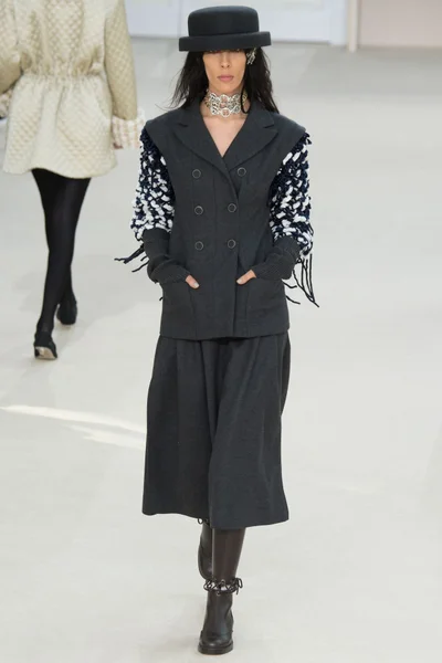 Look 44